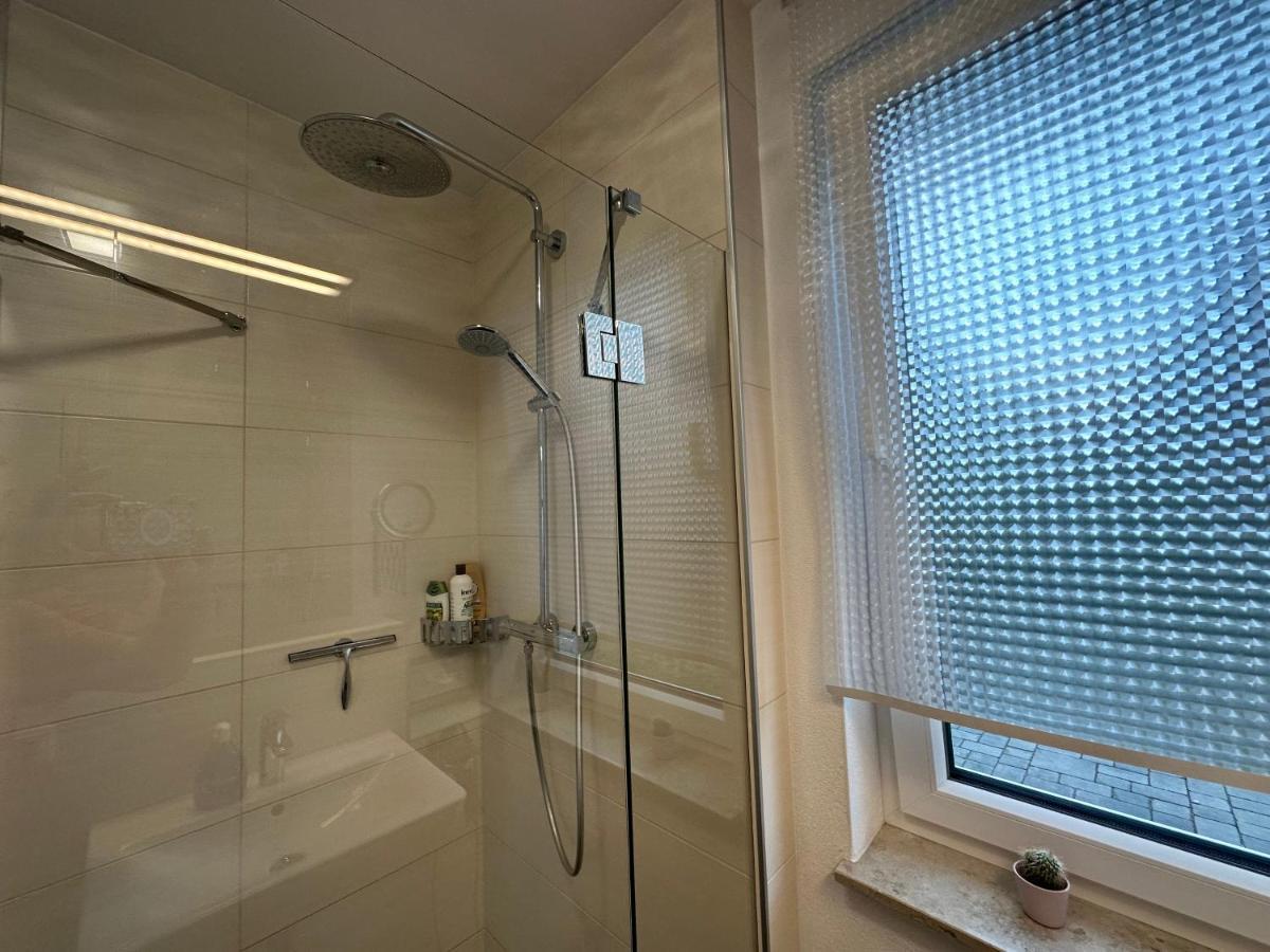 Traumhafte Haushaelfte Mit Kamin, Garten & Whirlpool Apartment Berlin Exterior foto